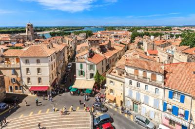 Arles