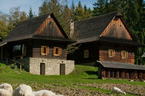 Moravskoslezský kraj – industriál, Beskydy a tradice Valašska